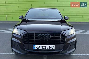 Позашляховик / Кросовер Audi Q7 2022 в 