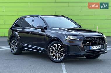 Позашляховик / Кросовер Audi Q7 2022 в 