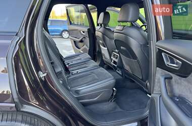 Позашляховик / Кросовер Audi Q7 2022 в 