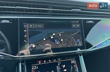 Позашляховик / Кросовер Audi Q7 2022 в 