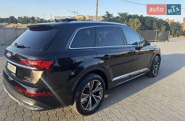 Внедорожник / Кроссовер Audi Q7 2023 в 
