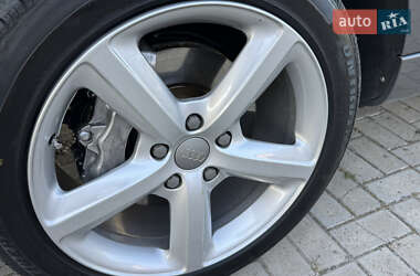Позашляховик / Кросовер Audi Q7 2012 в 