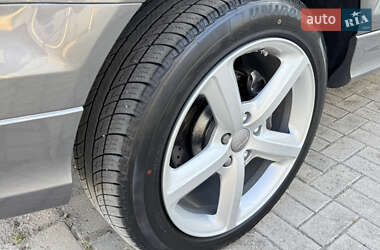 Позашляховик / Кросовер Audi Q7 2012 в 
