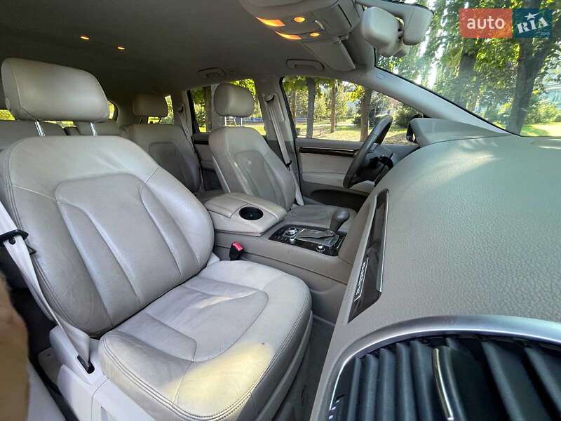 Позашляховик / Кросовер Audi Q7 2010 в Києві фото 34 Позашляховик / Кросовер Audi Q7 2010 в Києві