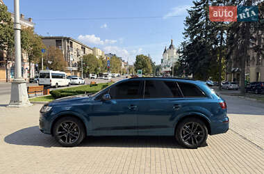 Позашляховик / Кросовер Audi Q7 2018 в 