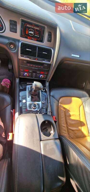 Позашляховик / Кросовер Audi Q7 2009 в Києві