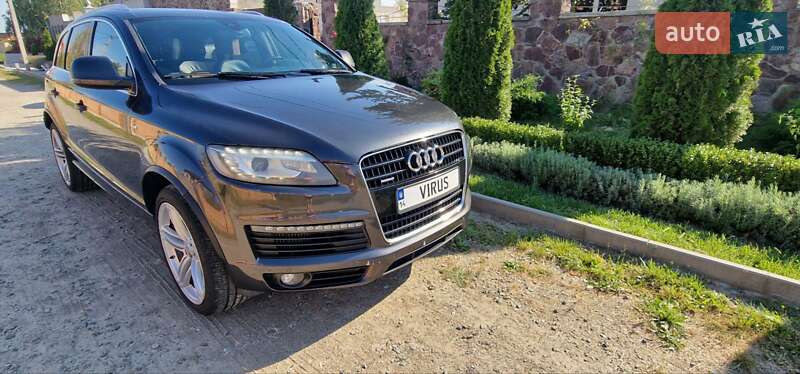 Позашляховик / Кросовер Audi Q7 2009 в Києві