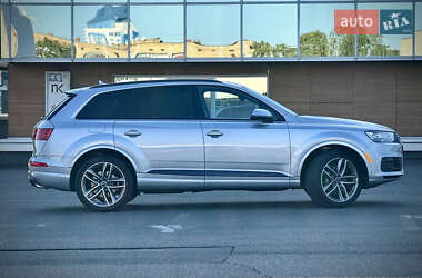 Внедорожник / Кроссовер Audi Q7 2017 в 