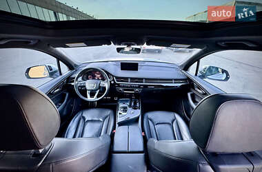 Внедорожник / Кроссовер Audi Q7 2017 в 