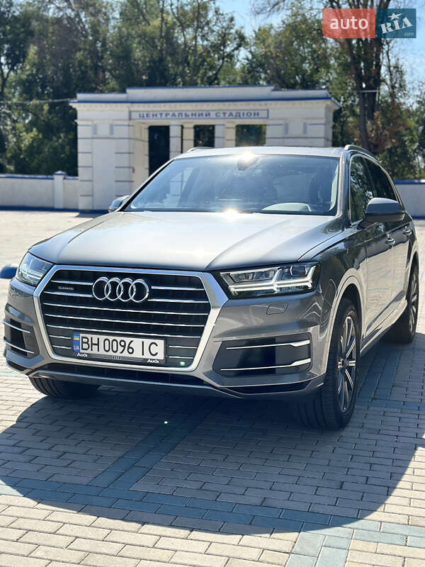 Позашляховик / Кросовер Audi Q7 2015 в Ізмаїлі
