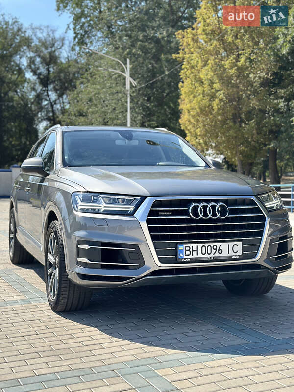 Позашляховик / Кросовер Audi Q7 2015 в Ізмаїлі