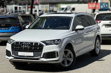 Позашляховик / Кросовер Audi Q7 2022 в 