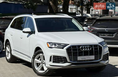 Позашляховик / Кросовер Audi Q7 2022 в 