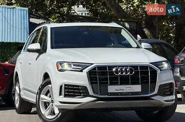 Позашляховик / Кросовер Audi Q7 2022 в 