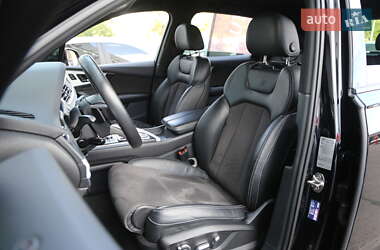 Позашляховик / Кросовер Audi Q7 2017 в 