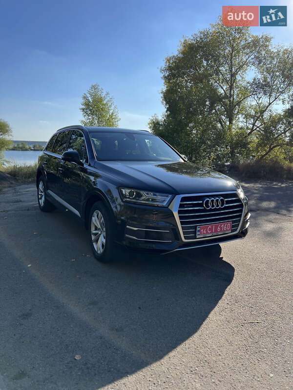 Позашляховик / Кросовер Audi Q7 2018 в Зміїві