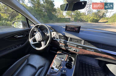 Внедорожник / Кроссовер Audi Q7 2018 в 