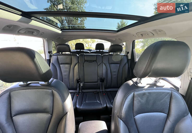 Позашляховик / Кросовер Audi Q7 2018 в Зміїві