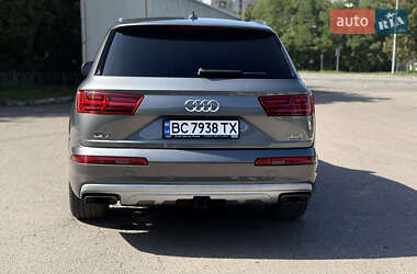 Позашляховик / Кросовер Audi Q7 2017 в 