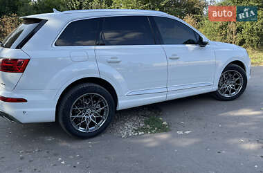 Позашляховик / Кросовер Audi Q7 2019 в 