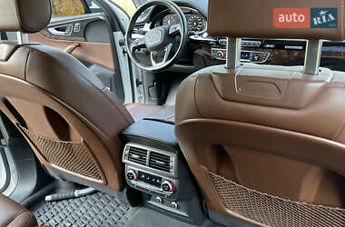 Позашляховик / Кросовер Audi Q7 2019 в 