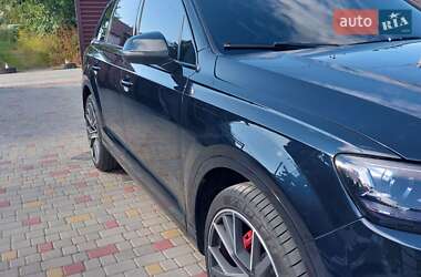 Внедорожник / Кроссовер Audi Q7 2016 в 