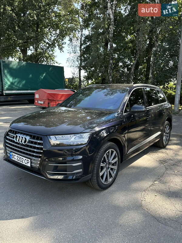 Позашляховик / Кросовер Audi Q7 2016 в 