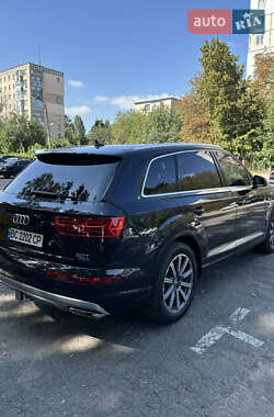 Позашляховик / Кросовер Audi Q7 2016 в 