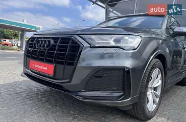 Позашляховик / Кросовер Audi Q7 2022 в 