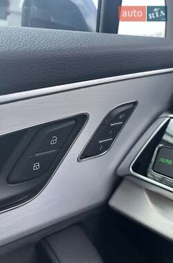 Позашляховик / Кросовер Audi Q7 2022 в 