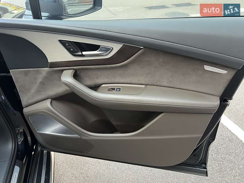 Внедорожник / Кроссовер Audi Q7 2016 в Киеве