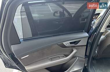 Позашляховик / Кросовер Audi Q7 2016 в 