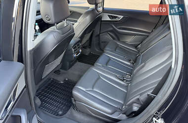 Внедорожник / Кроссовер Audi Q7 2015 в 