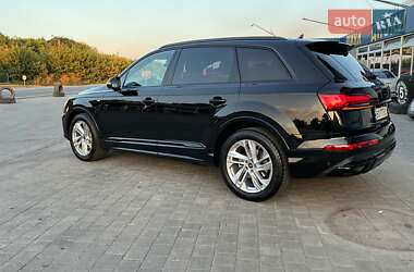 Внедорожник / Кроссовер Audi Q7 2023 в 