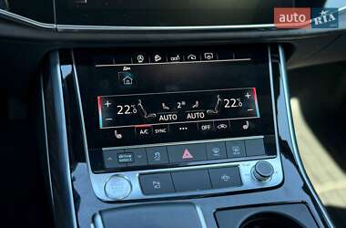 Позашляховик / Кросовер Audi Q7 2019 в 
