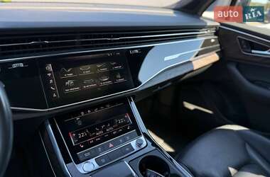 Позашляховик / Кросовер Audi Q7 2019 в 