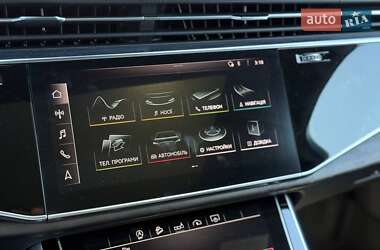 Позашляховик / Кросовер Audi Q7 2019 в 