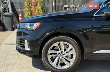 Позашляховик / Кросовер Audi Q7 2019 в 
