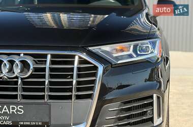 Позашляховик / Кросовер Audi Q7 2019 в 