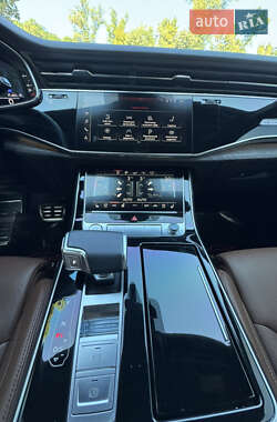 Позашляховик / Кросовер Audi Q7 2020 в 