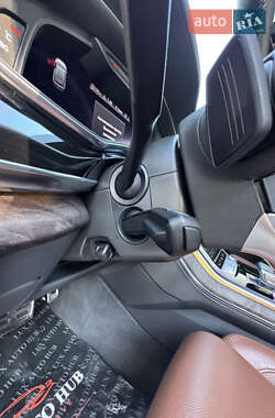Позашляховик / Кросовер Audi Q7 2020 в 