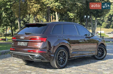 Позашляховик / Кросовер Audi Q7 2020 в 