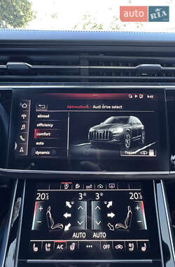 Позашляховик / Кросовер Audi Q7 2020 в 