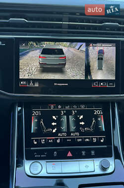 Позашляховик / Кросовер Audi Q7 2020 в 