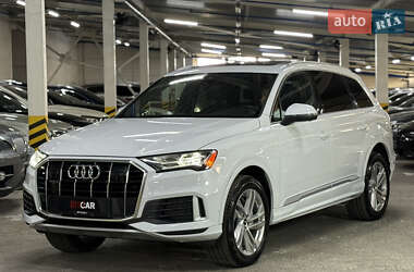 Позашляховик / Кросовер Audi Q7 2021 в 