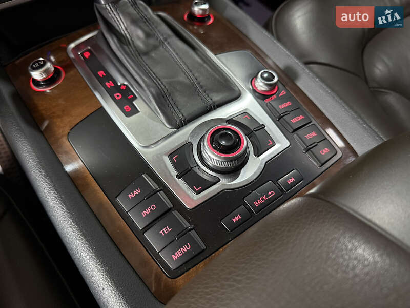 Позашляховик / Кросовер Audi Q7 2012 в Одесі