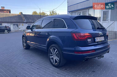 Внедорожник / Кроссовер Audi Q7 2015 в 