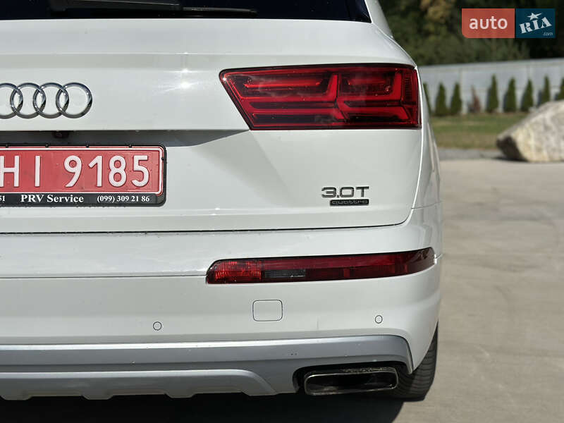 Внедорожник / Кроссовер Audi Q7 2016 в Луцке
