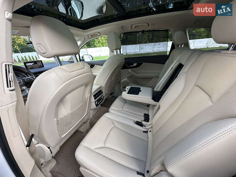 Внедорожник / Кроссовер Audi Q7 2016 в Луцке