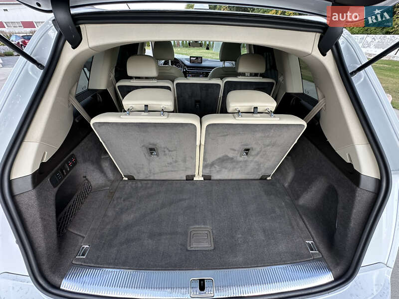 Внедорожник / Кроссовер Audi Q7 2016 в Луцке